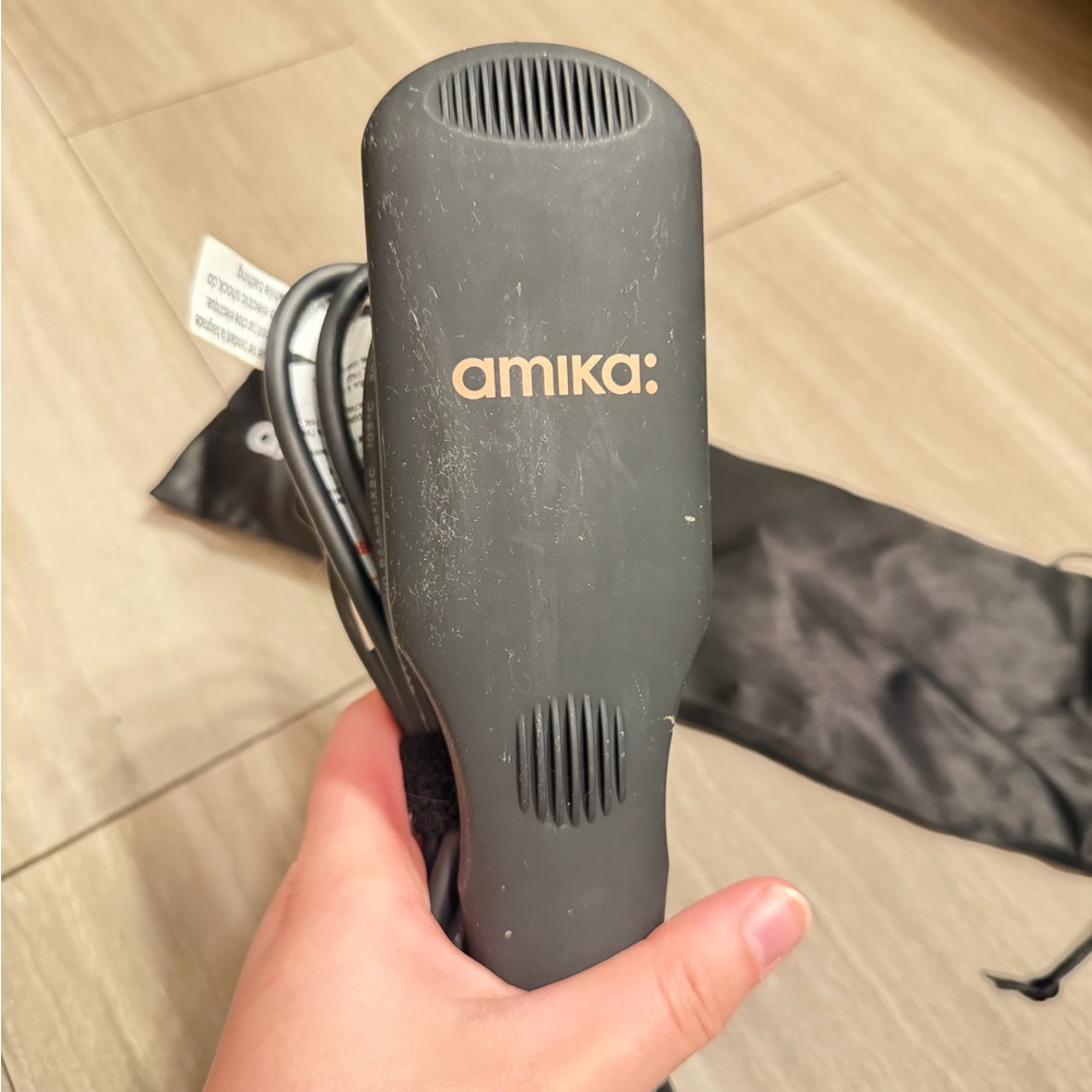 Amika Black and Copper Hair Straightening Brush - Picture 4 of 5